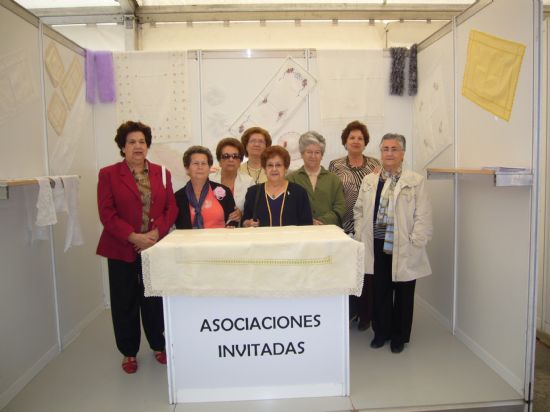 Alhama representada por la Asociacin de Amas de Casa y por la Asociacin Cultural San Lzaro en el I Encuentro Regional de Asociaciones de Mujeres