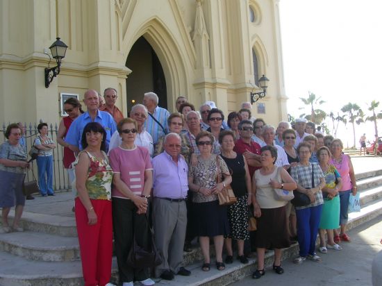 Alhameos disfrutan de un viaje cultural al sur de Andaluca