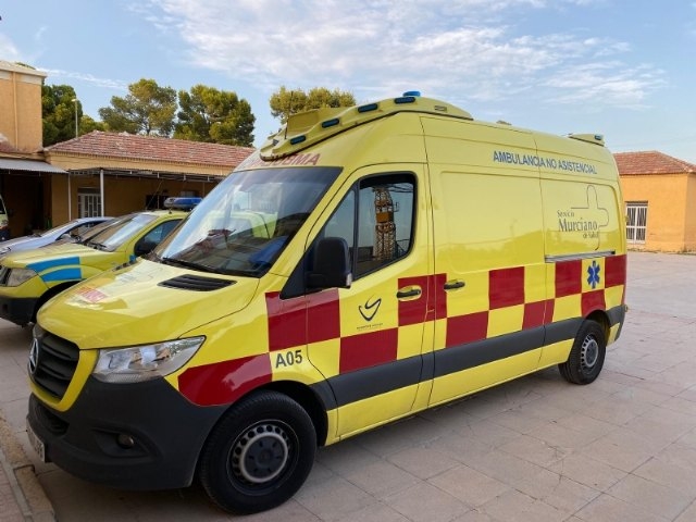 La concejalía de Salud denuncia que la Comunidad Autónoma ha quitado una ambulancia a Alhama para llevarla a otro municipio