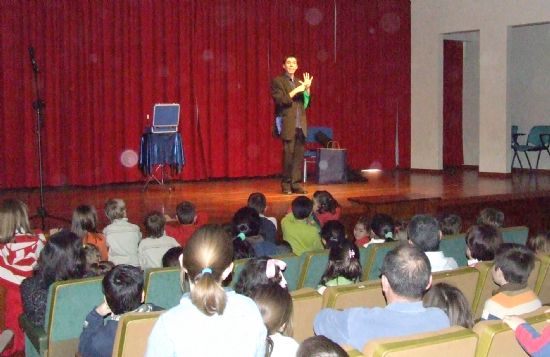 El pasado domingo se entregaron en la Casa de Cultura los Premios de la Biblioteca Infantil a los Lectores de 2006 en el inicio del ciclo AlhaMagica