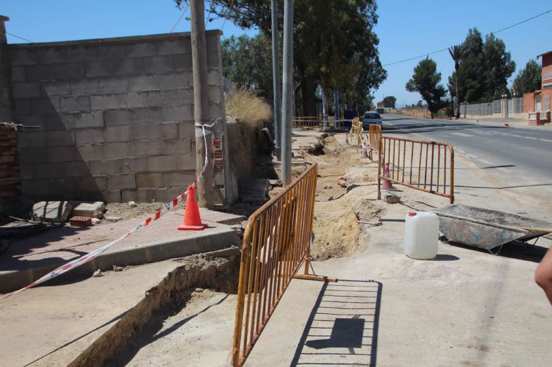 Sustituido un tramo de tubera de agua potable en La Costera