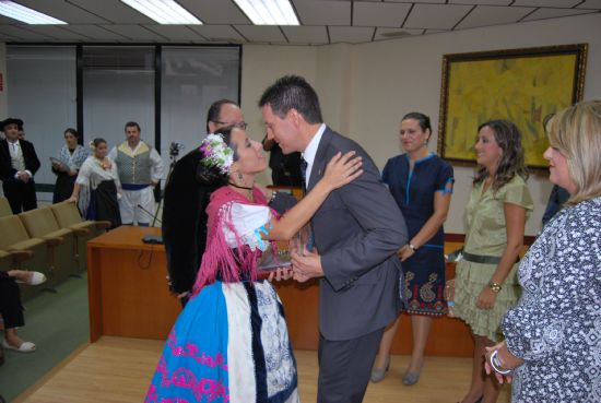 El Grupo de Coros y Danzas Virgen del Rosario celebr su XXXIII Muestra Nacional de Folklore 