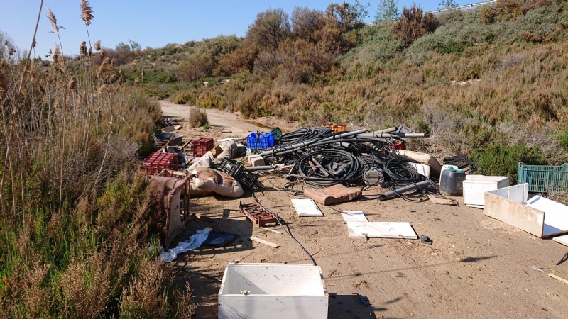 La asociacin Meles y el Ayuntamiento de Alhama retiran 1.600 kg de residuos en los alrededores del ro Guadalentn
