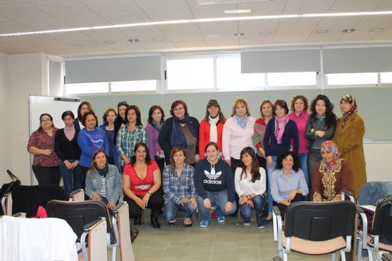 Los cursos para mujeres sigue siendo una de las programaciones del Ayuntamiento de Alhama 