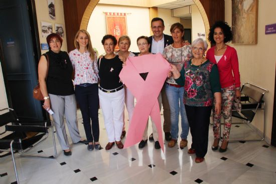 Alhama se viste de rosa contra el cáncer