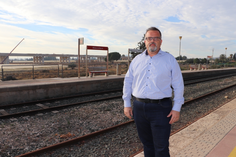 El Ayuntamiento de Alhama de Murcia exige a ADIF que agilice las obras del tren y refuerce el servicio de autobuses