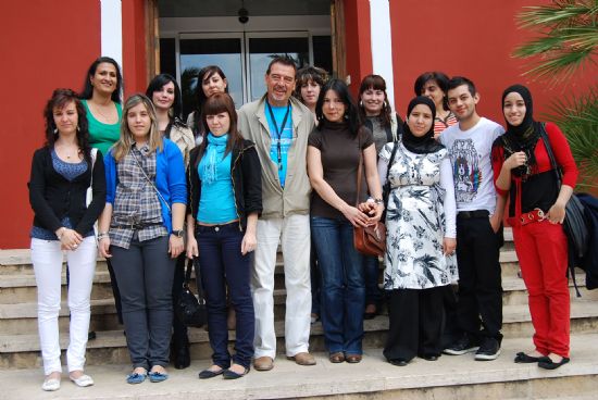 Los alumnos de Ciclo Medio de Gestión Administrativa del I.E.S. Miguel Hernández visitan el Consistorio 