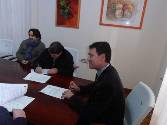 El Ayuntamiento de Alhama de Murcia firma un convenio de colaboracin con la asociacin La Almajara