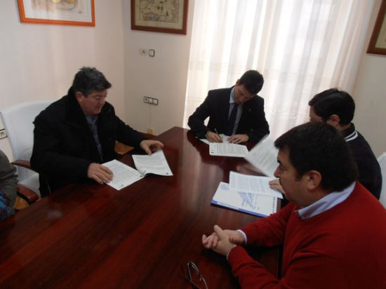 El Ayuntamiento de Alhama de Murcia firma un convenio de colaboracin con la asociacin La Almajara