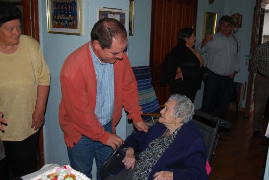 La vecina Carmen Campos llega a los 102 aos de edad