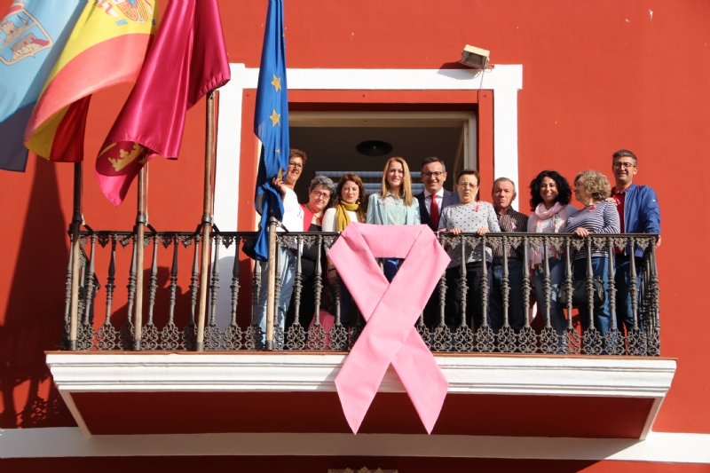 El Ayuntamiento de Alhama se tie de rosa por Da Mundial contra el Cncer de Mama