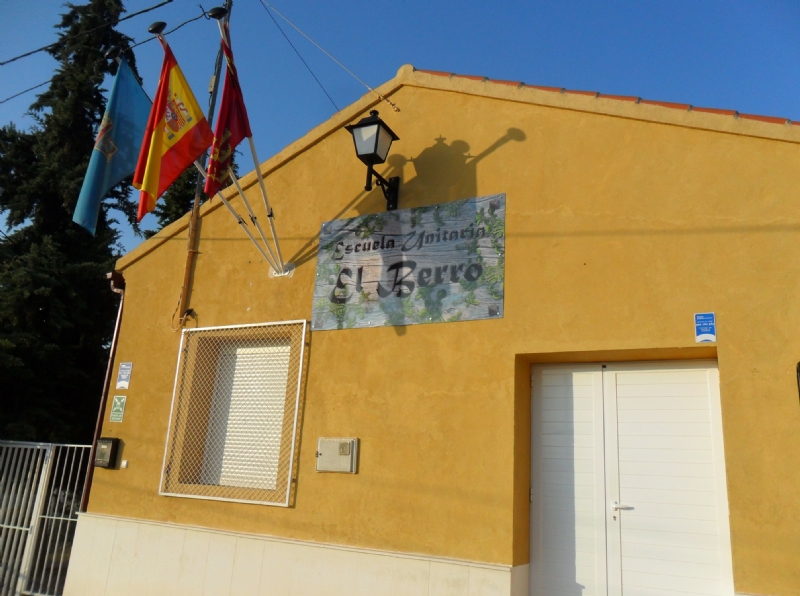 El Ayuntamiento y Primafrio desarrollarn actividades de conciliacin en el colegio de El Berro