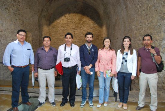 El alcalde del Ayuntamiento de Alhama y la concejala de Turismo reciben en el Museo Arqueológico a una delegación de alcaldes ecuatorianos y a la edil de Desarrollo de Murcia