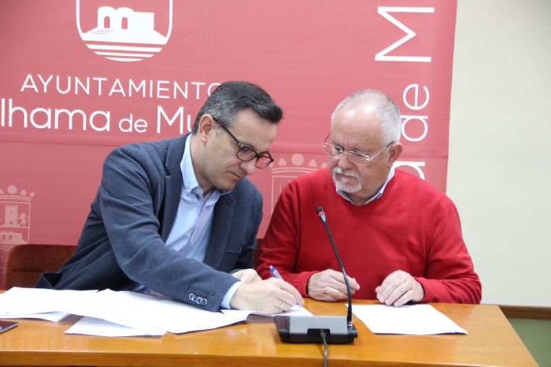 La Federacin de Ftbol de la Regin de Murcia dona tres desfibriladores al Ayuntamiento de Alhama