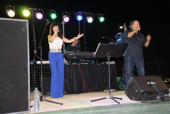 Msica y fiesta en Las Caadas con 'Do Aires Latinos'