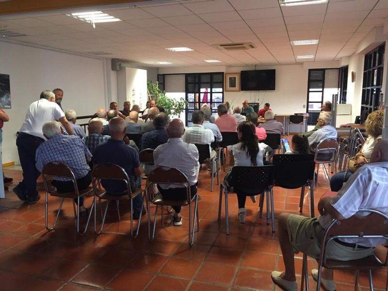 Reunión de afectados por daños del arruí y jabalí en El Berro: compromiso del Ayuntamiento para solucionar problemas