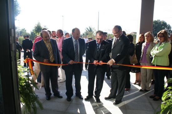 El alcalde, acompaado por el consejero de Justicia y Seguridad Ciudadana han inaugurado el nuevo cuartel de la Polica Local y Proteccin Civil