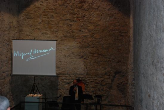 Los poemas de Miguel Hernndez fueron recitados en el Museo Arqueolgico Los Baos