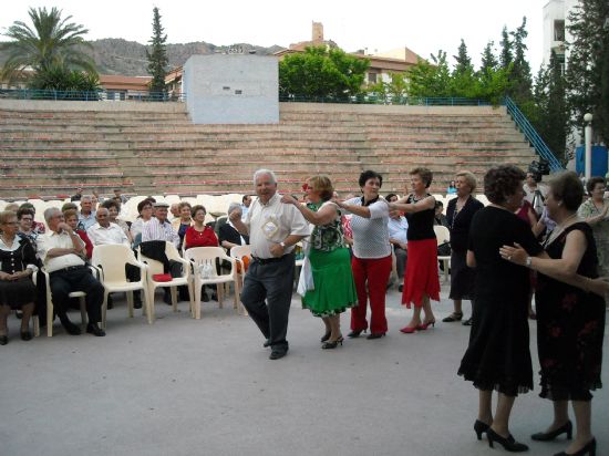 Los Mayores de la localidad disfrutaron con el inicio de la celebracin de su semana