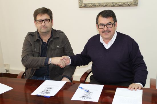 El Ayuntamiento y la Asociacin de Comerciantes de Alhama firman un convenio de colaboracin