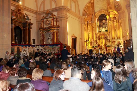 La Escuela de Msica ofrece su concierto de Navidad en la iglesia de San Lzaro, completamente abarrotada de espectadores 