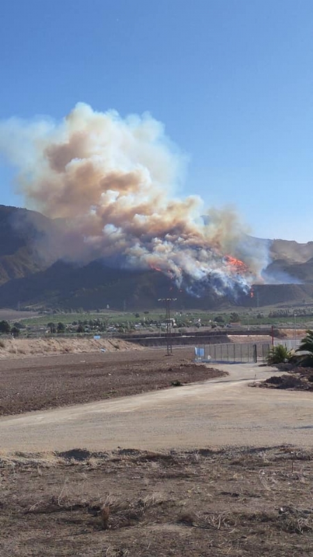 El CECOPAL activa el plan de emergencias municipal por el incendio de Carrascoy y las fuertes rachas de viento
