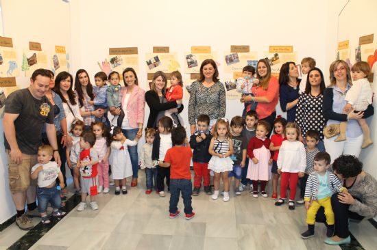 La sala de exposiciones del Centro Cultura Plaza Vieja acoge una muestra sobre rincones de Alhama de Murcia hecha por alumnos y padres del CAI Los Cerezos 