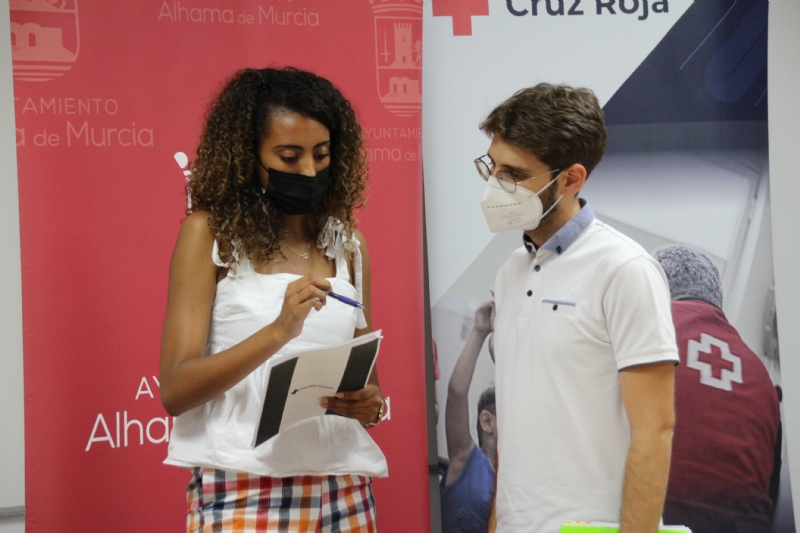 La concejala de Salud y Cruz Roja renuevan su compromiso de colaboracin 