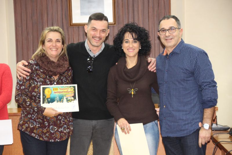 Artepal y Carmen Calzados comparten el primer premio del XXI Concurso de Escaparatismo de Navidad 2016