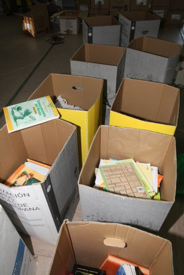Los voluntarios ambientales recogieron ms de 2 toneladas de libros y material escolar durante la segunda campaa del Proyecto Libro