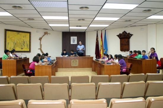 Alumnos del Colegio Prncipe de Espaa realizan un pleno en el Ayuntamiento