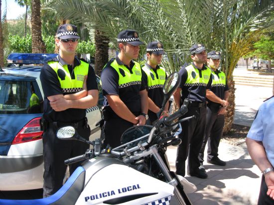 Tres nuevos vehculos y seis nuevos agentes refuerzan el cuerpo de la Polica Local para dar mejor servicio a la ciudadana 