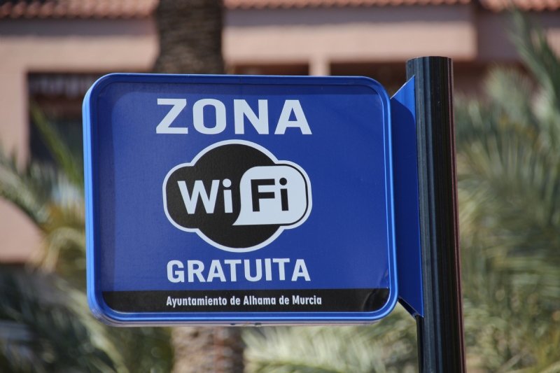 El Ayuntamiento instala 14 nuevos puntos wifi gratuitos en los jardines del municipio