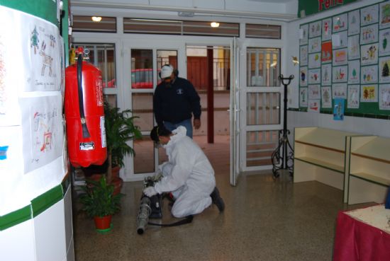 EL Ayuntamiento de Alhama practica una desinfeccin en todos los edificios pblicos  del municipio aprovechando el periodo vacacional en los colegios