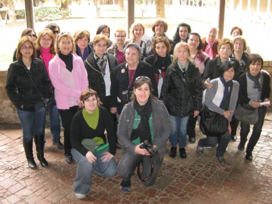 El pasado fin de semana 24 mujeres alhameas se embarcaban en un viaje a Barcelona por la Ruta de las Donas