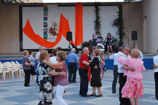 Comienza la Semana de los Mayores con msica, baile y mucha diversin