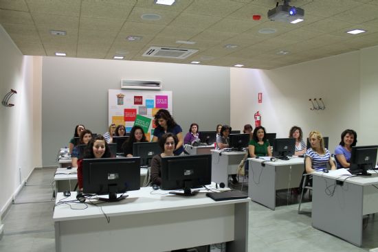 El Vivero de Empresas para Mujeres acoge un curso de Facturaplus 