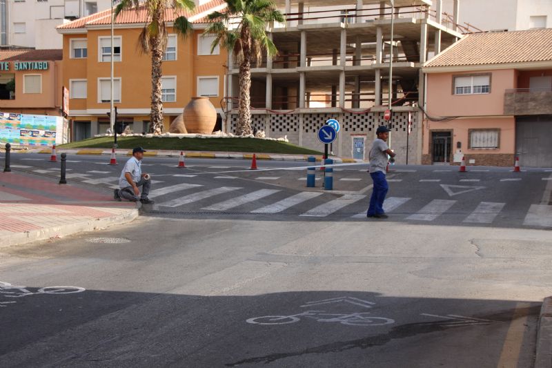 Repintado de marcas viales en varias calles de Alhama de Murcia