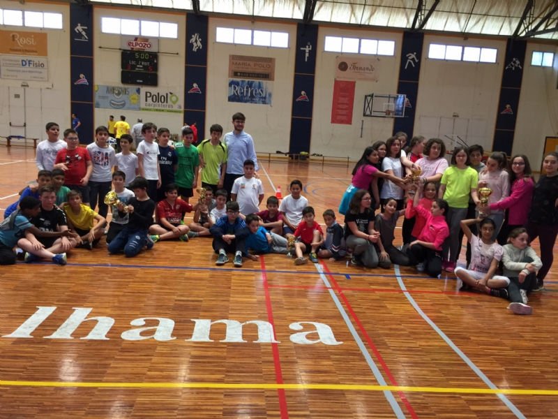 Nueva jornada de deporte escolar en el pabellón Adolfo Suárez
