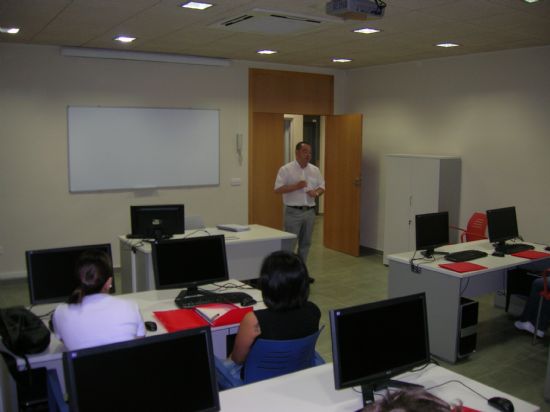 El Centro Local de Empleo y Formacin acoge el curso Iniciacin a la Informtica 