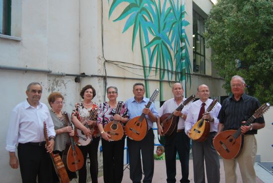 La Semana de Mayores finalizó con el Festival de Música y Folklore 