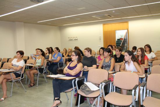 La Concejala de Mujer pone en marcha un nuevo curso formativo, Ingls Empresarial para Mujeres