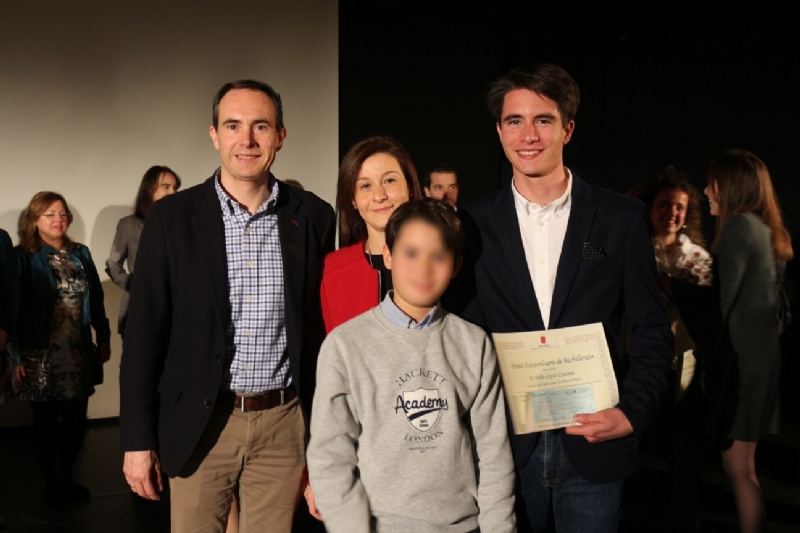 El alhameño Pablo López recibe el Premio Extraordinario de Bachillerato 