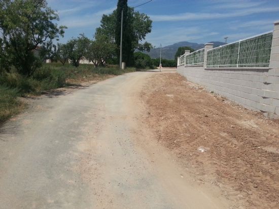 Ayuntamiento y Comunidad de Regantes han logrado la ampliacin de un paso estrecho en el camino de La Molineta