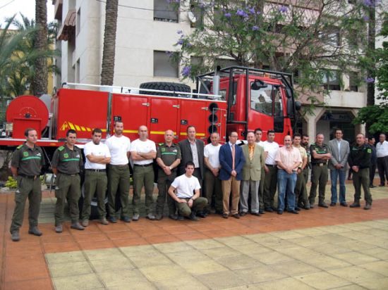 Alhama cuenta desde hoy con un nuevo camin para la lucha contra incendios forestales gracias a la inversin de Desarrollo Sostenible