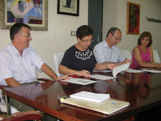 El Ayuntamiento firma un convenio con la Asociacin Espaola Contra el Cncer