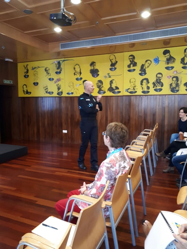 El agente tutor participa en unas jornadas sobre absentismo escolar en Tenerife