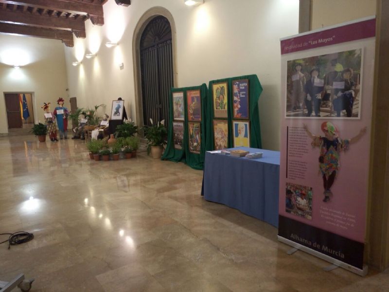 Inaugurada la exposicin sobre Los Mayos en el Palacio de San Esteban