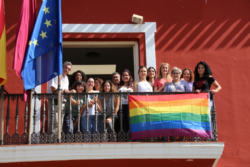 El Ayuntamiento de Alhama se suma al da del Orgullo LGTBIQ 