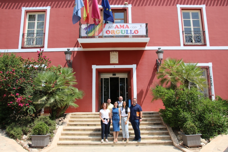 El Ayuntamiento de Alhama conmemora el Día del Orgullo LGTBI